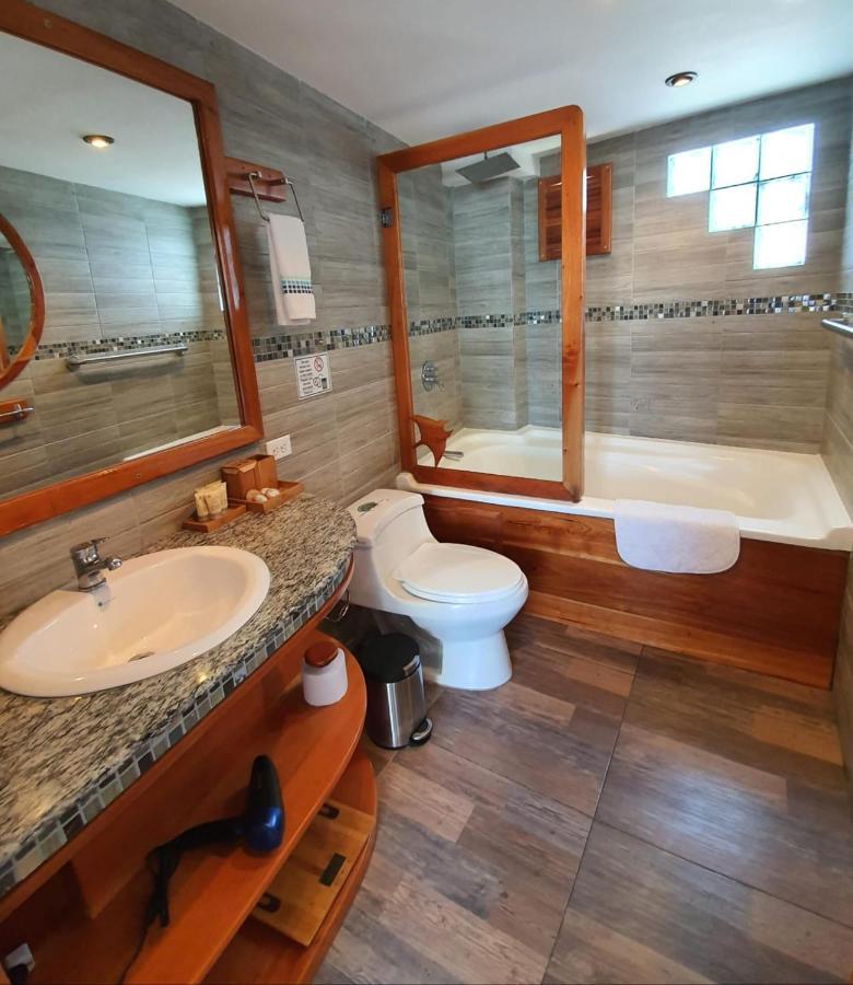 Casa Ocean Pier Bed & Breakfast ปูแอร์โตอาโยรา ภายนอก รูปภาพ