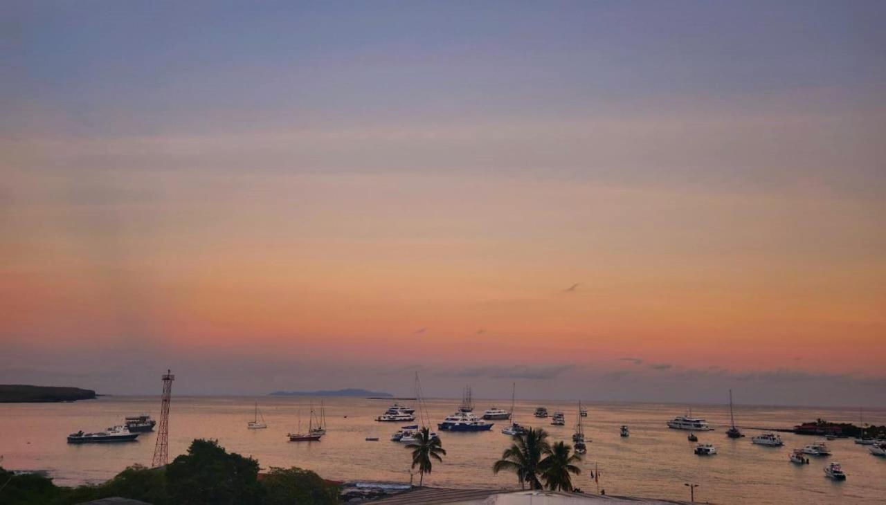 Casa Ocean Pier Bed & Breakfast ปูแอร์โตอาโยรา ภายนอก รูปภาพ