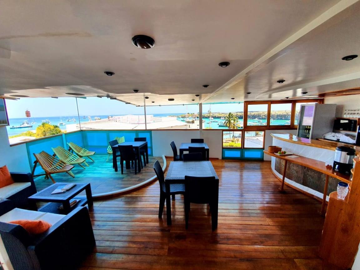 Casa Ocean Pier Bed & Breakfast ปูแอร์โตอาโยรา ภายนอก รูปภาพ