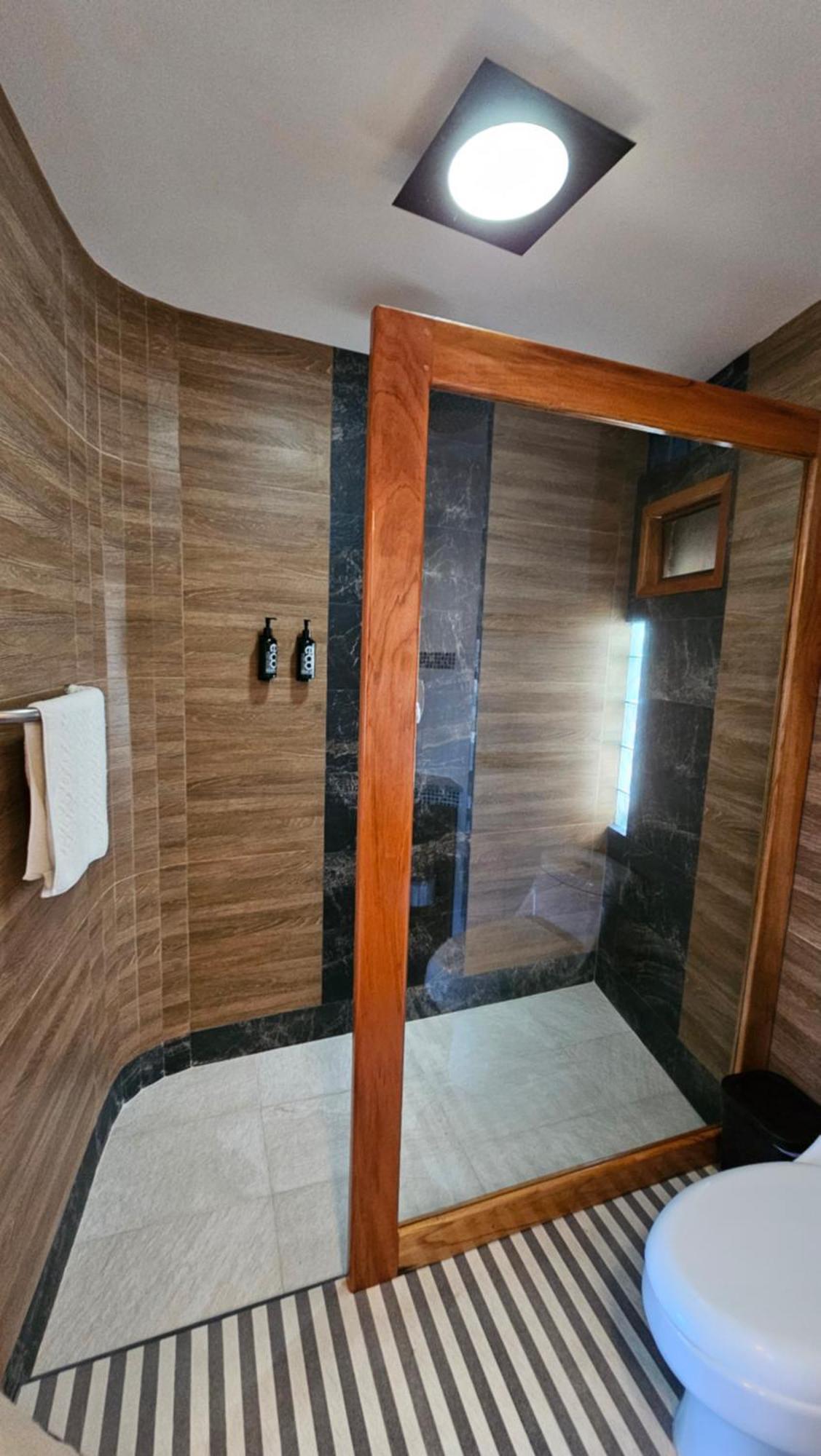 Casa Ocean Pier Bed & Breakfast ปูแอร์โตอาโยรา ภายนอก รูปภาพ
